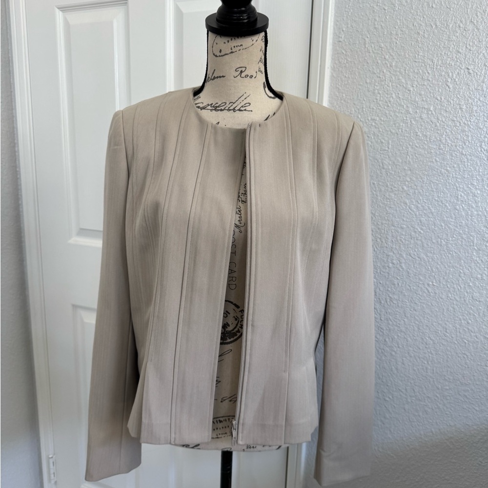 Atelier Chic Beige Women's Blazer